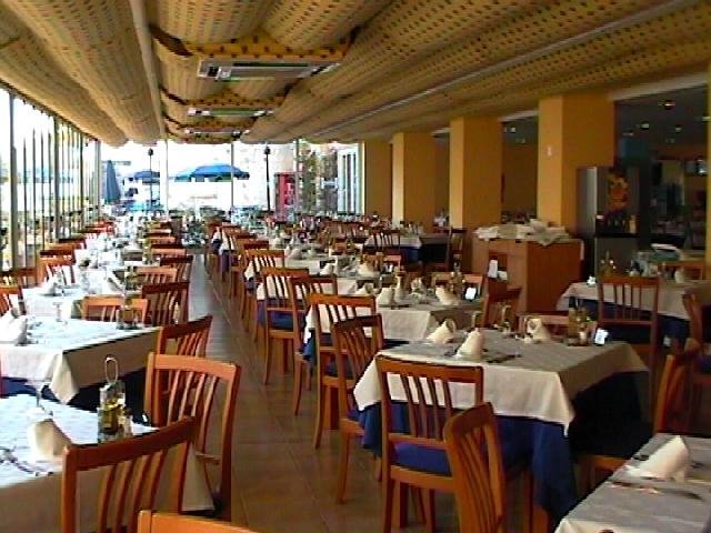 RESTAURANTE MESAS 01